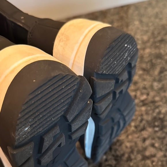 Thermolite Eco Mode Black Boots with Cream Lining EUC 9 - Picture 9 of 13